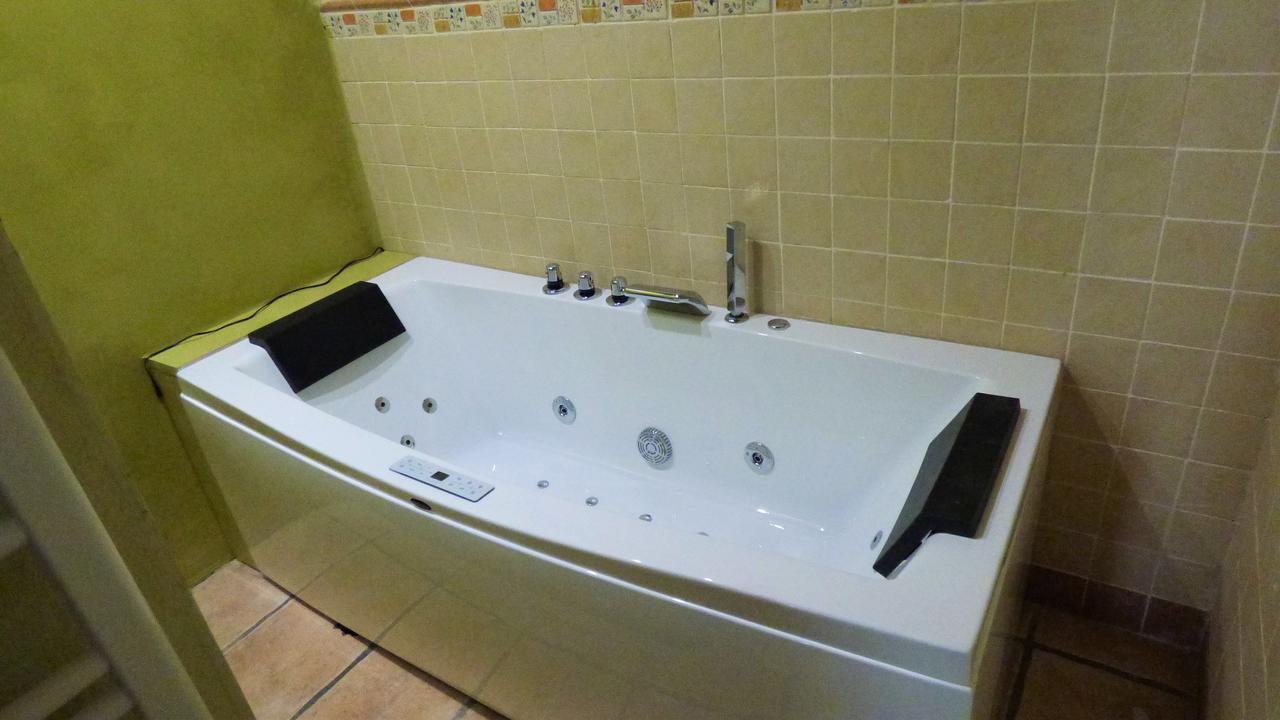 Boi Romanic Hostel *