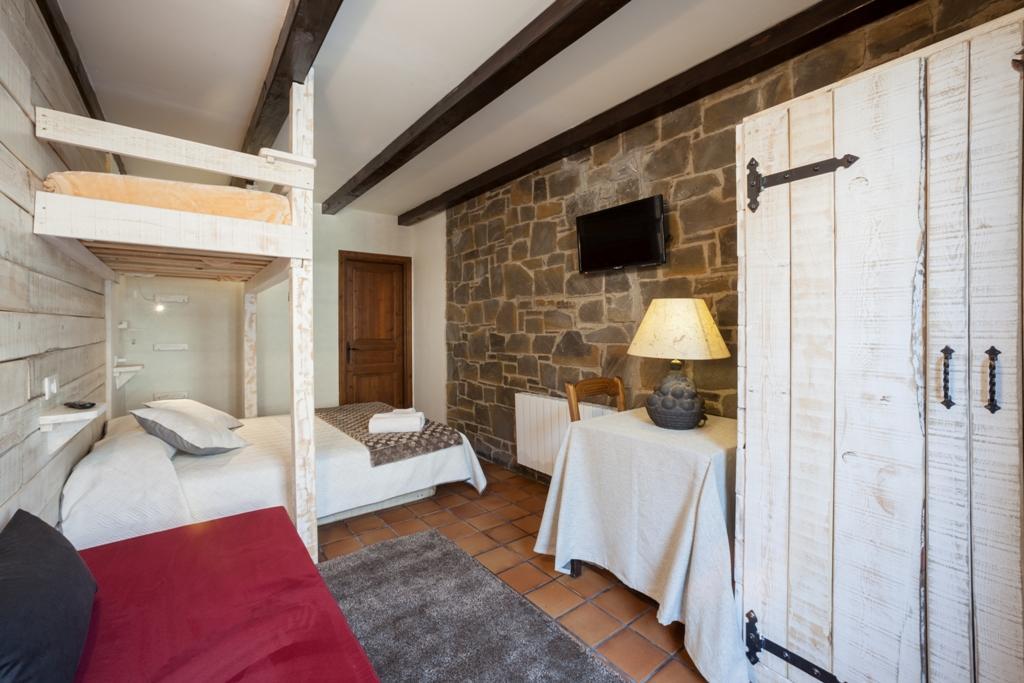Boi Romanic Hostel